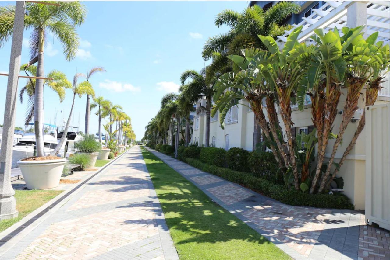 Beautiful New Luxury Townhome With Private Beach And Swimming Pools 拉斯金 外观 照片