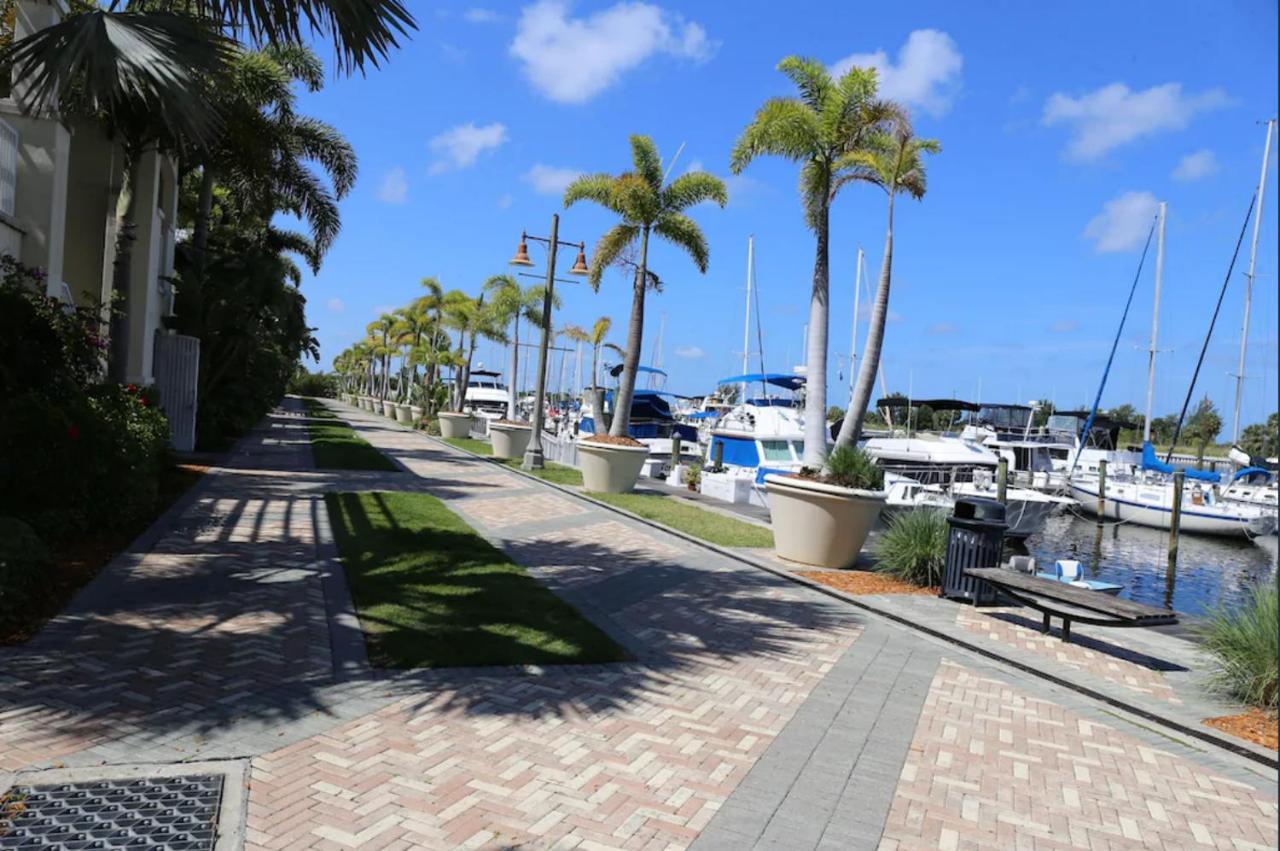Beautiful New Luxury Townhome With Private Beach And Swimming Pools 拉斯金 外观 照片